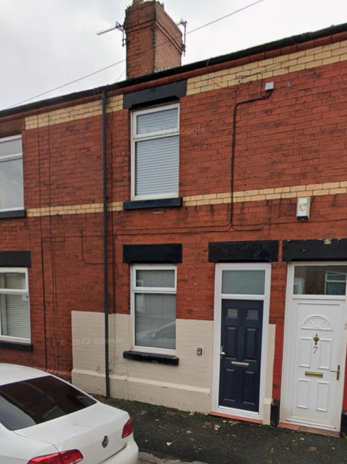 Cosy 2 Bedroom Sleeps 5 St Helens, Contractors Welcome