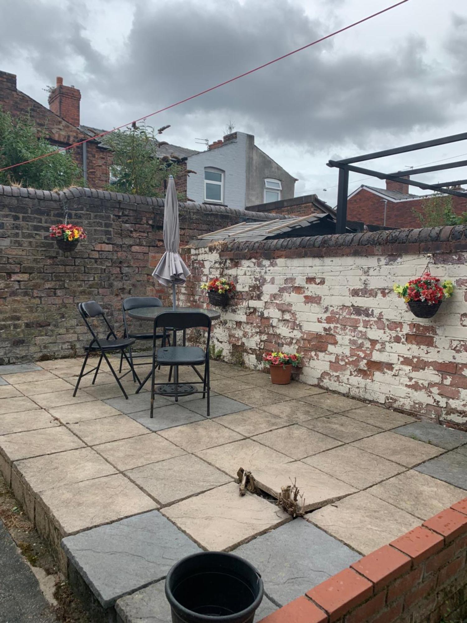 Cosy 2 Bedroom Sleeps 5 St Helens, Contractors Welcome Liverpool